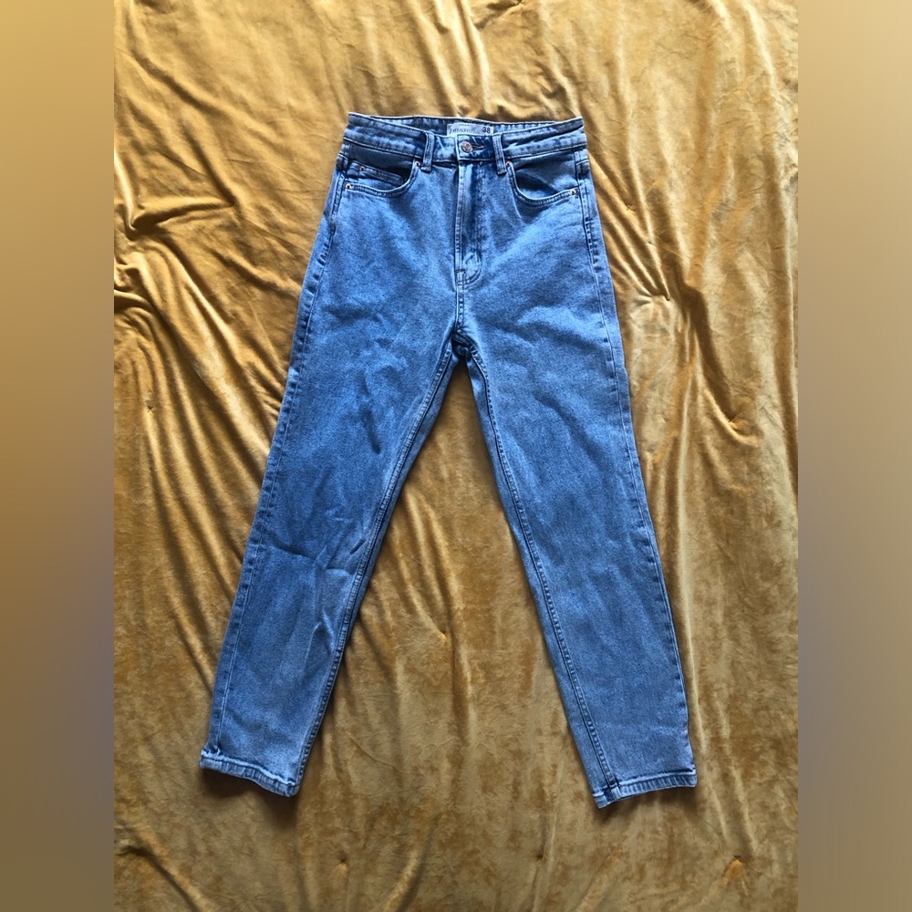 STRADIVARIUS Mom Slim Fit blue Jean size 6/38, never worn